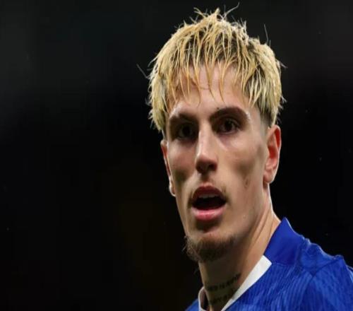 內(nèi)維爾：加納喬一直頗具爭議，如今在左路信心盡失、狼狽不堪