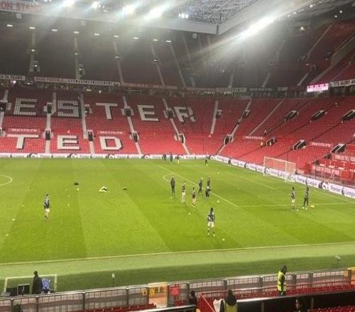 對(duì)富勒姆后，謝什科等曼聯(lián)替補(bǔ)球員在助教帶領(lǐng)下進(jìn)行賽后訓(xùn)練