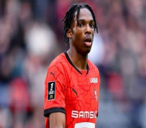 記者：利物浦即將簽下法國中衛(wèi)雅凱