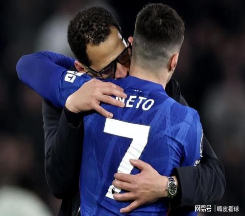 書寫英超傳奇！承認(rèn)失敗，堅(jiān)持己見，切爾西拉著曼聯(lián)，劍指阿森納