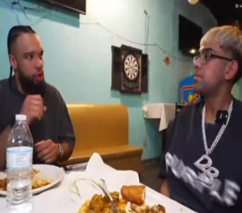 狄龍：詹姆斯確實老了，他現(xiàn)在就是在場上劃水