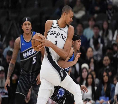 馬刺雙殺魔術(shù)升西部第二：文班25+8+4+5帽完勝班凱羅19+10