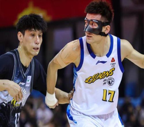 拿600萬，被姜偉澤打爆！關(guān)鍵時刻不敢投，國手后衛(wèi)原形畢露