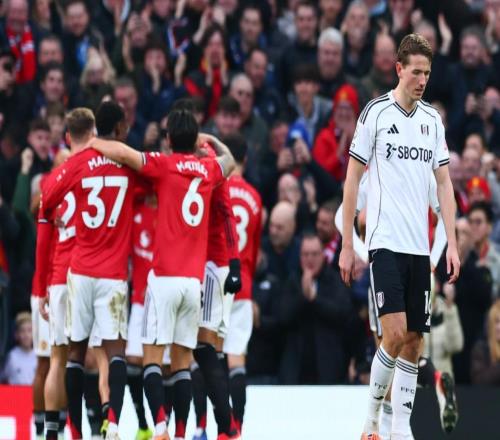 英超最新積分戰(zhàn)報(bào)：曼聯(lián)奇跡絕殺，維拉爆冷，曼城22熱刺