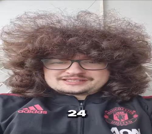 蓄发哥:曼联离五连胜还差两场,或许我该考虑剪什么发型了