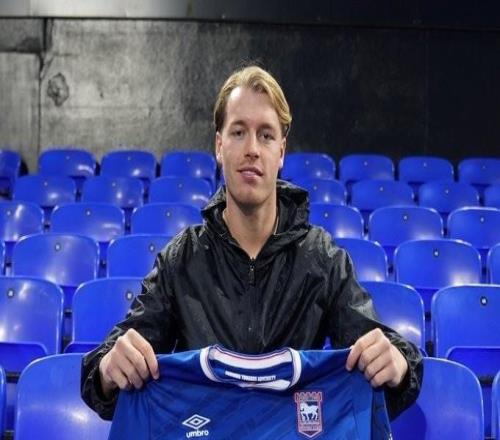 官方：切爾西19歲前鋒拉納姆租借加盟伊鎮(zhèn)，球員將加入U21隊