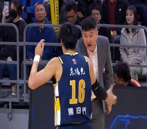 失望！廣東隊重磅引援，打8分鐘5犯下場球迷：杜鋒看走眼了