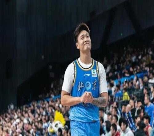 破防了！趙睿噴新疆球迷出現(xiàn)不當(dāng)言論，有點(diǎn)敗人品了！