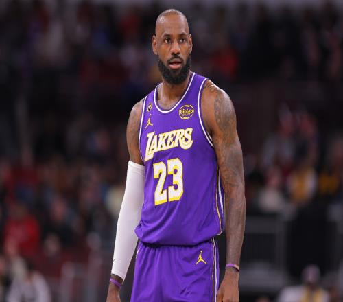 詹姆斯談湖人現(xiàn)狀：我們會(huì)越來越好！缺少里夫斯很難看出真正實(shí)力