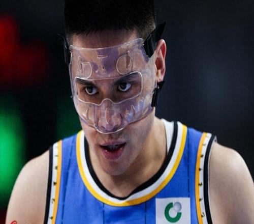 矛盾公開(kāi)！趙睿回懟新疆球迷，王哲林喊出3年規(guī)劃，1人讓他佩服