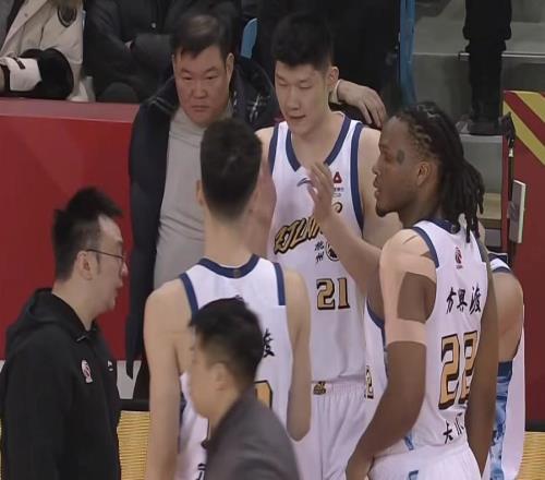 吉林男籃6分力克廣廈，布朗關(guān)鍵時(shí)刻表現(xiàn)災(zāi)難，曾繁日12+9+5