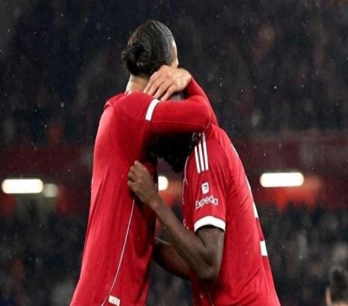 利物浦球星進球后淚灑賽場，深情悼念亡父