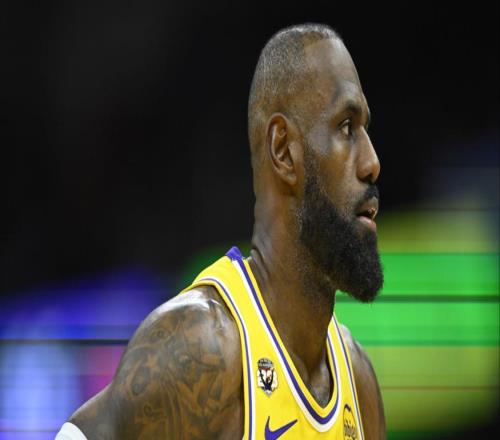 對手：詹姆斯為NBA做出巨大貢獻！他20年來都非常猛！