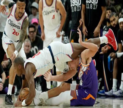 近21戰(zhàn)17勝繼續(xù)北伐！哈登輪休快船仍勇猛無敵暗助湖人重返第六