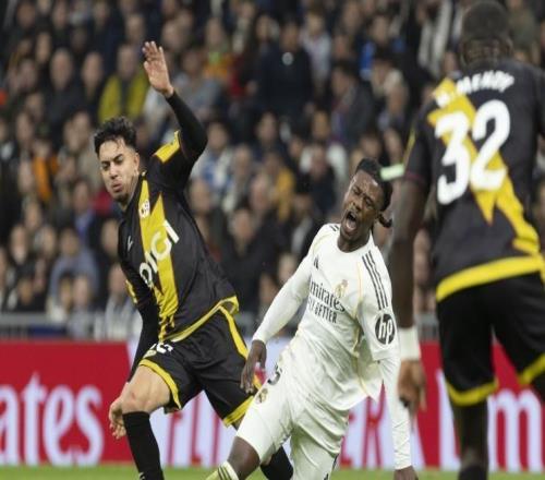 世體：卡雷拉斯近期狀態(tài)不佳，皇馬左后衛(wèi)位置陷入用人困境