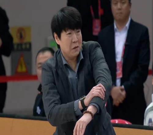 山東男籃錯(cuò)過23分大逆轉(zhuǎn)，客場(chǎng)惜敗天津，克里斯在場(chǎng)輸了18分