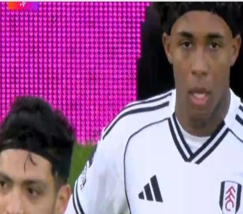 舍什科補(bǔ)時(shí)絕殺！曼聯(lián)三連勝重返前四，對(duì)手看傻眼，弗格森笑了