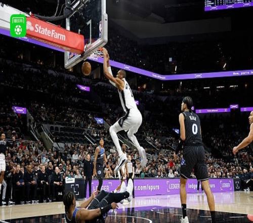 馬刺6人上雙112103力克魔術(shù)，文班亞馬25分8板5帽