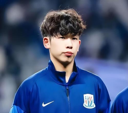 上港指揮官位置迎來(lái)強(qiáng)援，第二階段冬訓(xùn)將現(xiàn)身，曾在西亞表現(xiàn)不俗