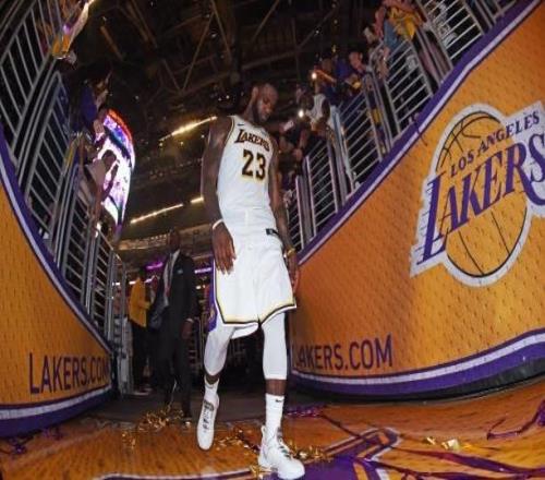 記者：湖人已準備好與詹姆斯分道揚鑣，詹姆斯也愿意離開