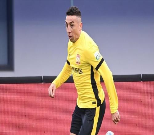 喜訊！青島西海岸祭出兩個(gè)英明決定，鄭智有望帶隊(duì)攪局中超爭(zhēng)冠