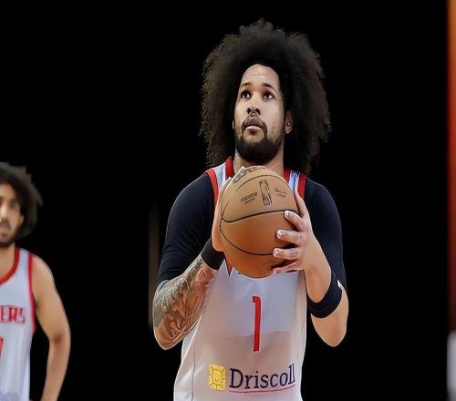 回到板凳席后效率反而提升了，火箭二隊之前對他的使用存在問題