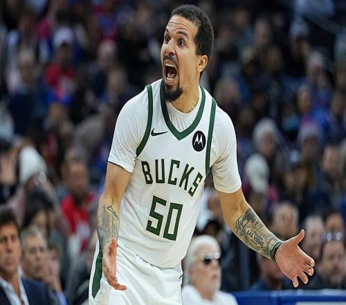 還想繼續(xù)留在NBA嗎雄鹿替補控衛(wèi)的表現(xiàn)真是越來越差了