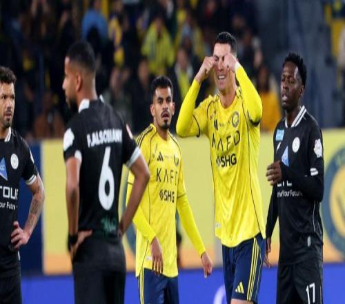 C羅年年四大皆空因?yàn)樽约和虾笸?！他卻怪沙特大佬阻止主隊(duì)補(bǔ)強(qiáng)！