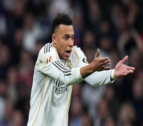 32！22！足壇一夜太刺激，兩隊絕殺，曼聯收獲連勝，曼城又丟分