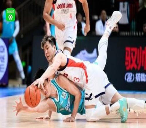 青島8881險(xiǎn)勝?gòu)V州，郭艾倫25+6，段昂君24分