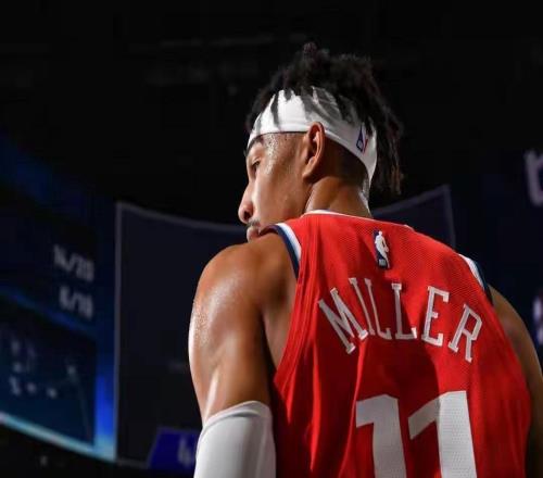 米勒高效發(fā)揮助快船大勝太陽近12場多項數(shù)據(jù)亮眼球隊?wèi)?zhàn)績彪炳