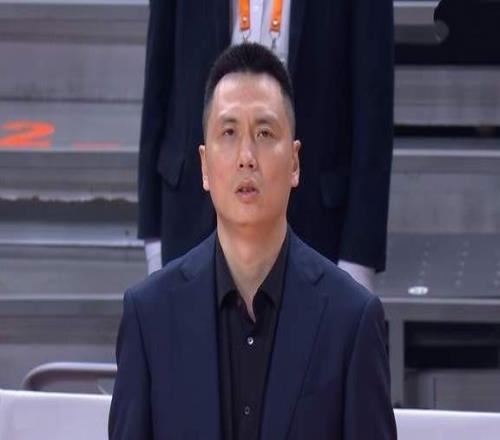 上海男籃雙殺廣東，懷特塞德28+13內(nèi)線碾壓張鎮(zhèn)麟23分杜鋒沒招