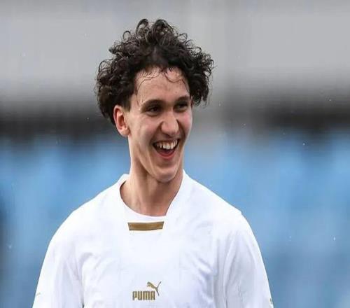 曼聯(lián)官宣壓哨賣(mài)第四人，巨頭叫停鐵閘交易！沒(méi)買(mǎi)人卻化身出租狂魔