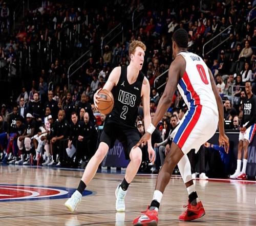 實(shí)在是太難用了！籃網(wǎng)鋒線首輪秀的表現(xiàn)完全可以用一無是處來形容