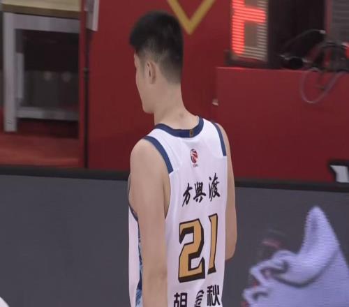 打爆胡金秋！廣東昔日“硬漢”掀翻廣廈豪陣，或被朱芳雨簽下