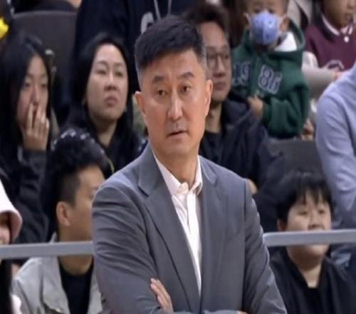 杜鋒：依然是開(kāi)局挖坑的老問(wèn)題無(wú)論輸贏大家都要有所提升