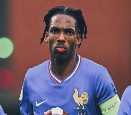 強(qiáng)壯又聰明！利物浦7200萬(wàn)歐簽下雅凱他是下一個(gè)范戴克