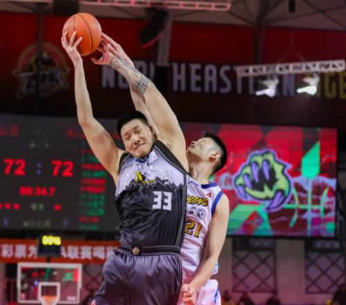 砍12+9+5，硬剛胡金秋，一攻一防帶走比賽！球迷：今晚確實(shí)夠硬