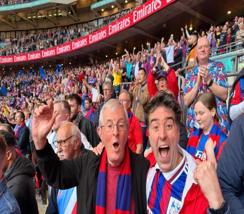 有些郁悶，一水晶宮球迷花720鎊購買季票座位卻看不到球場全貌