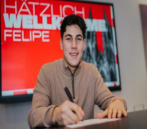 官方：拜仁18歲中場(chǎng)查韋斯租借加盟科隆，含買斷選項(xiàng)