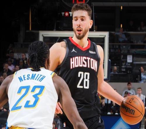 火箭拒逆轉(zhuǎn)！申京39+16犯錯(cuò)，西卡27+5無力回天，探花13中4被棄用