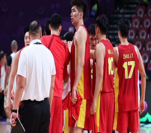 中國(guó)男籃21人集訓(xùn)大名單出爐！廣東三人入選，本土得分王再次無(wú)緣