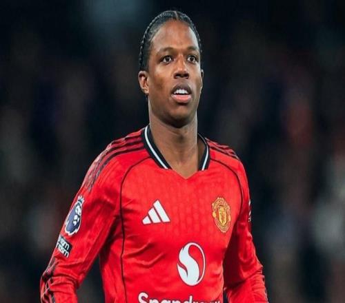 鏡報(bào)：登機(jī)前被威爾科克斯叫停，馬拉西亞對曼聯(lián)的做法很憤怒