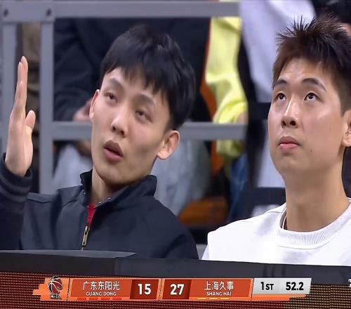 CBA：胡明軒單項(xiàng)最高遭雙殺，張鎮(zhèn)麟23分四連勝，小將8助攻