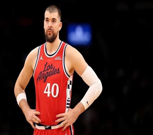 快船慘敗76人！倫納德空砍29分，4將齊爆，祖巴茨又崩，防守大空