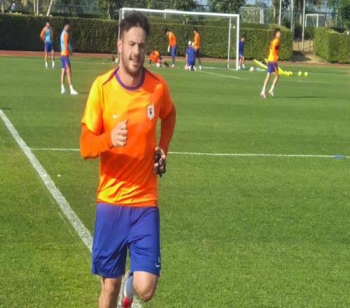 中超泰山轉(zhuǎn)戰(zhàn)廣州繼續(xù)冬訓(xùn)，外援中衛(wèi)有望近期到位