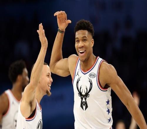 追夢(mèng)回旋鏢再傷庫(kù)里！勇士籌碼打動(dòng)雄鹿，兩原因讓字母哥拒絕金州