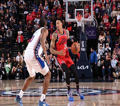 又一次拿下20+高分，快船還是趕緊轉(zhuǎn)戰(zhàn)這位雙向合同側(cè)翼新星吧