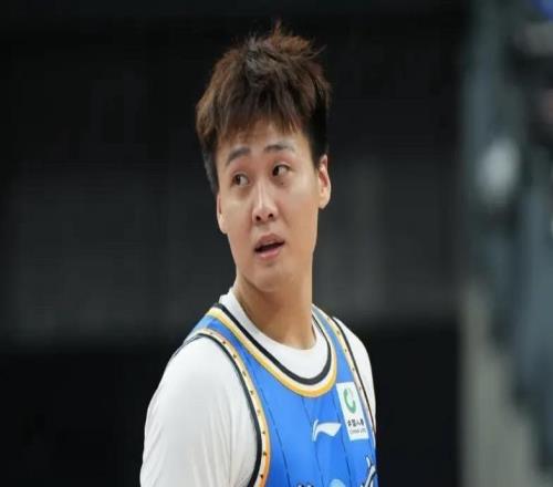 趙睿正式道歉，球迷并不原諒，將面臨被中國男籃淘汰