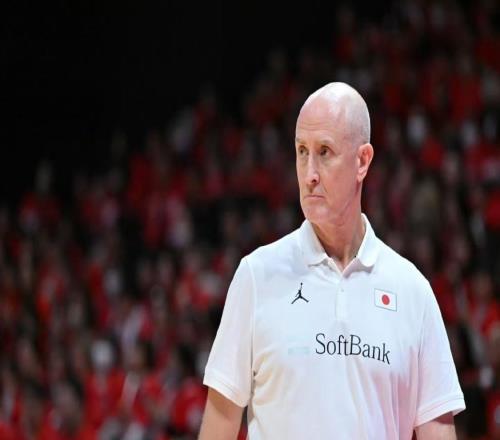 中國(guó)男籃決戰(zhàn)日本隊(duì)，賽前突收壞消息，小日子教練下課太無(wú)情